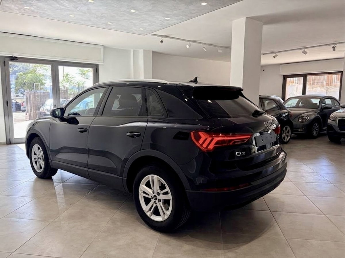 Audi Q3 35 TDI Business (3)
