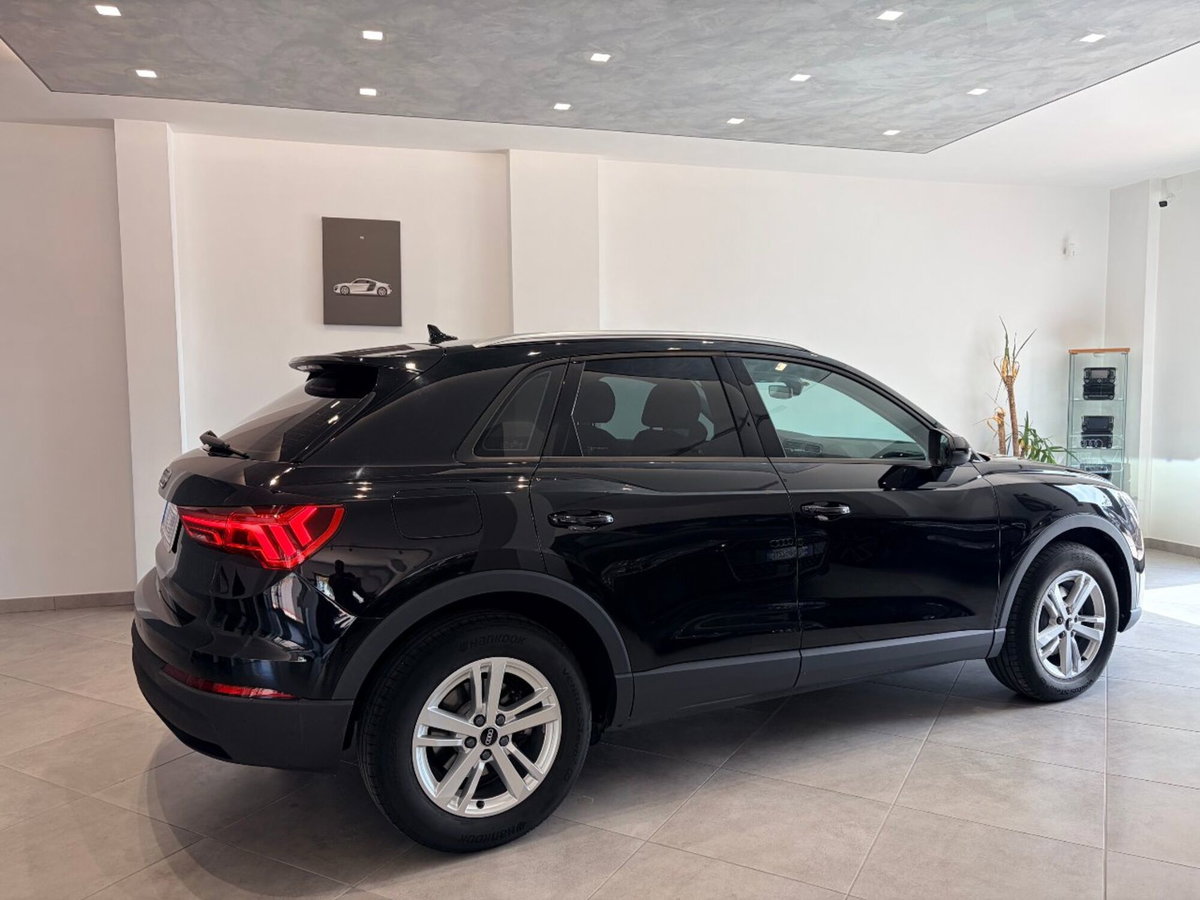 Audi Q3 35 TDI Business (4)