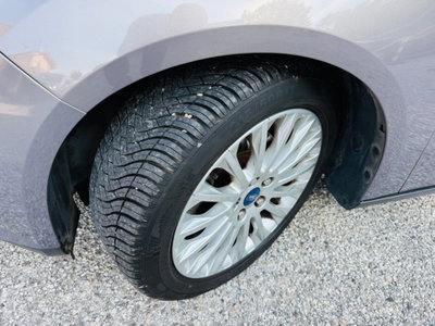 Ford Focus 2.0 TDCi 115 CV Powershift Titanium (4)