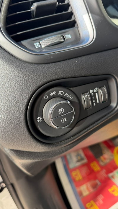 Jeep Renegade 1.6 Mjt 130 CV Limited (10)