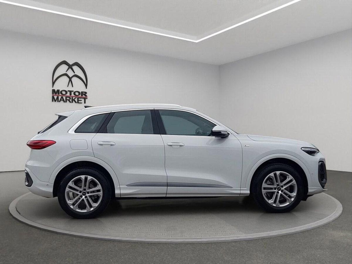 Audi Q5 40 2.0 tdi mhev 12V S line quattro s-tronic (4)