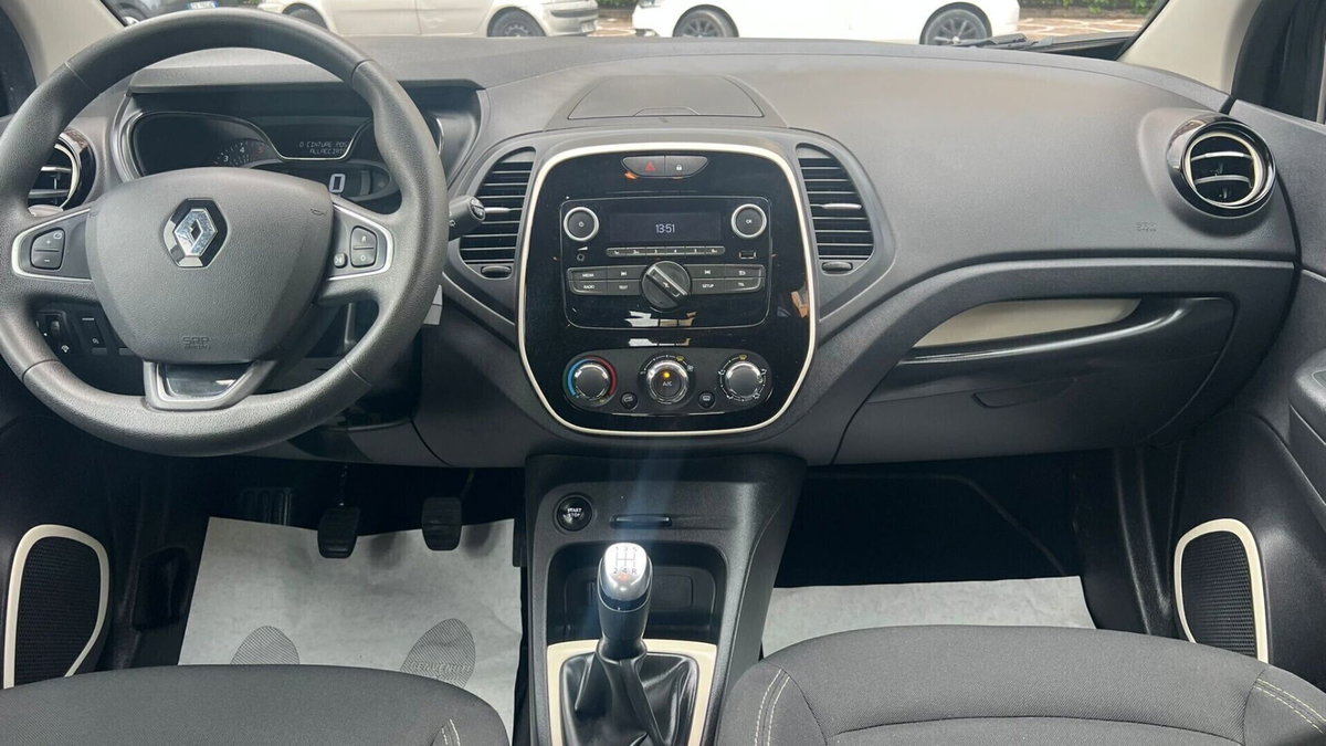 Renault Captur dCi 8V 90 CV Life (11)