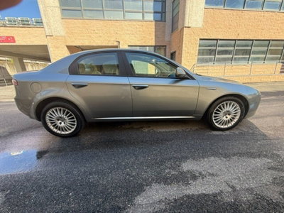 Alfa Romeo 159 1.9 JTDm 16V Distinctive Q-Tronic (5)