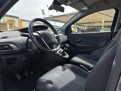 Lancia Ypsilon 1.2 69 CV 5 porte Gold (12)