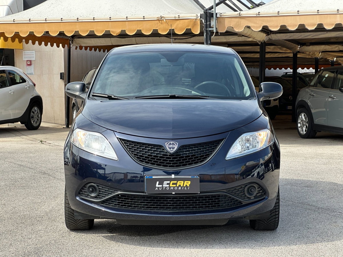 Lancia Ypsilon 1.2 69 CV 5 porte Gold (2)