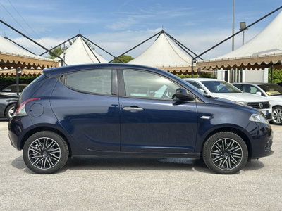 Lancia Ypsilon 1.2 69 CV 5 porte Gold (8)