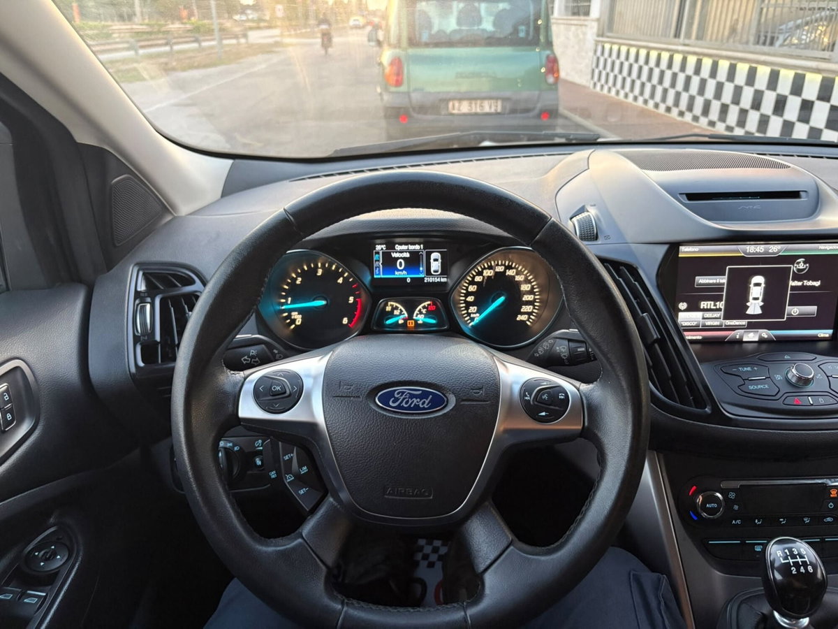Ford Kuga 2.0 TDCI 120 CV S&S 2WD Titanium X (11)