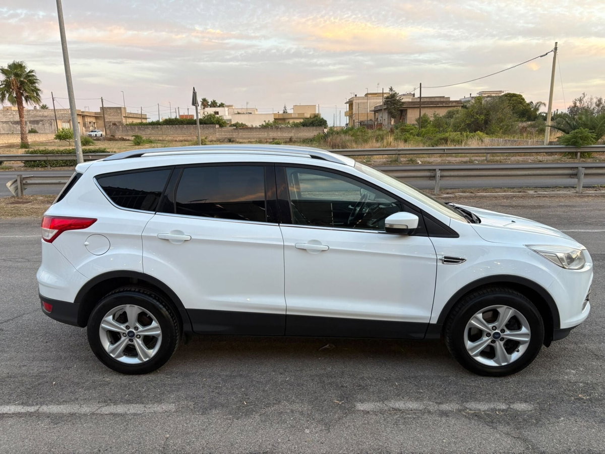 Ford Kuga 2.0 TDCI 120 CV S&S 2WD Titanium X (4)