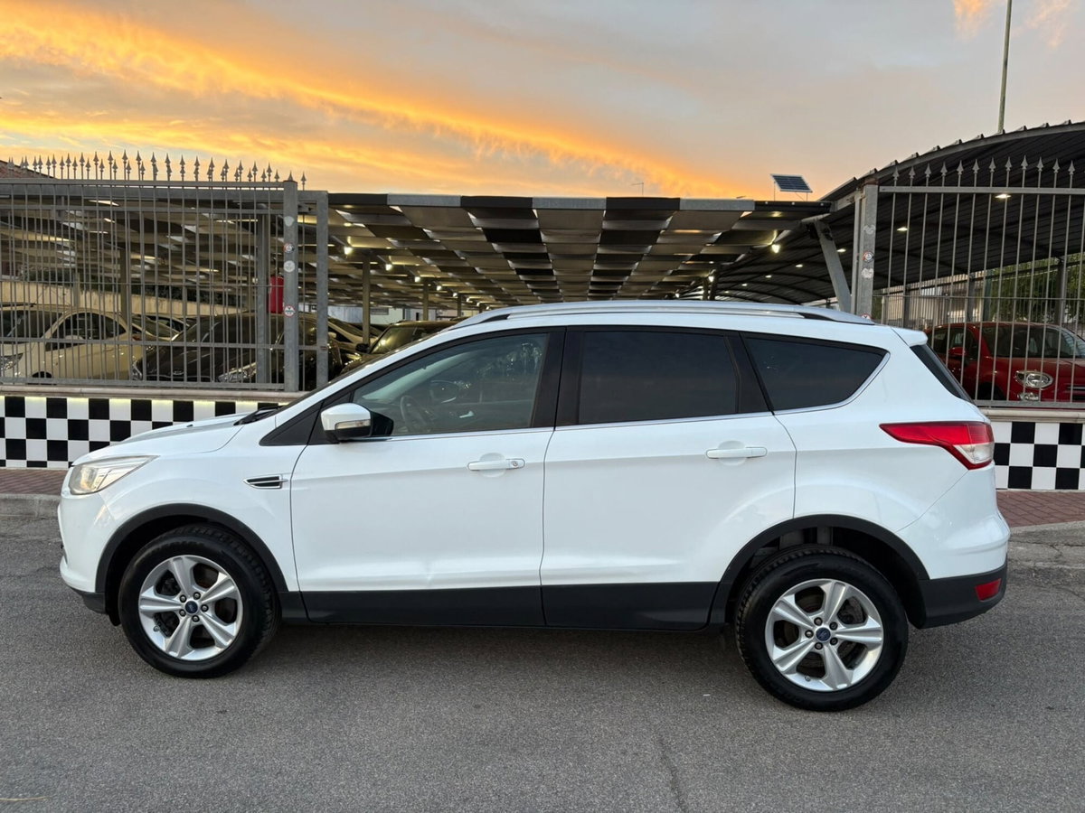 Ford Kuga 2.0 TDCI 120 CV S&S 2WD Titanium X (8)