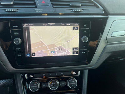 Volkswagen Touran 2.0 TDI 150 CV SCR DSG Business BlueMotion Technology (16)