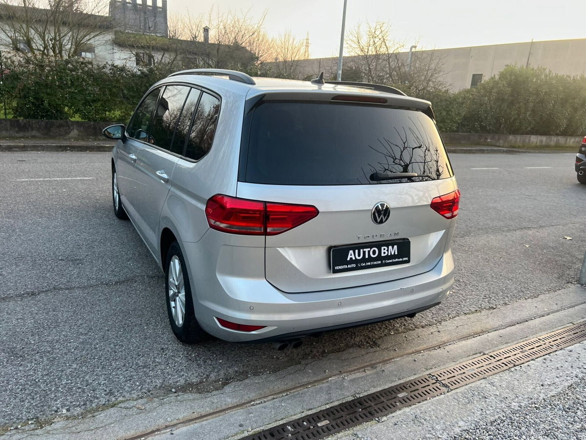 Volkswagen Touran 2.0 TDI 150 CV SCR DSG Business BlueMotion Technology (6)