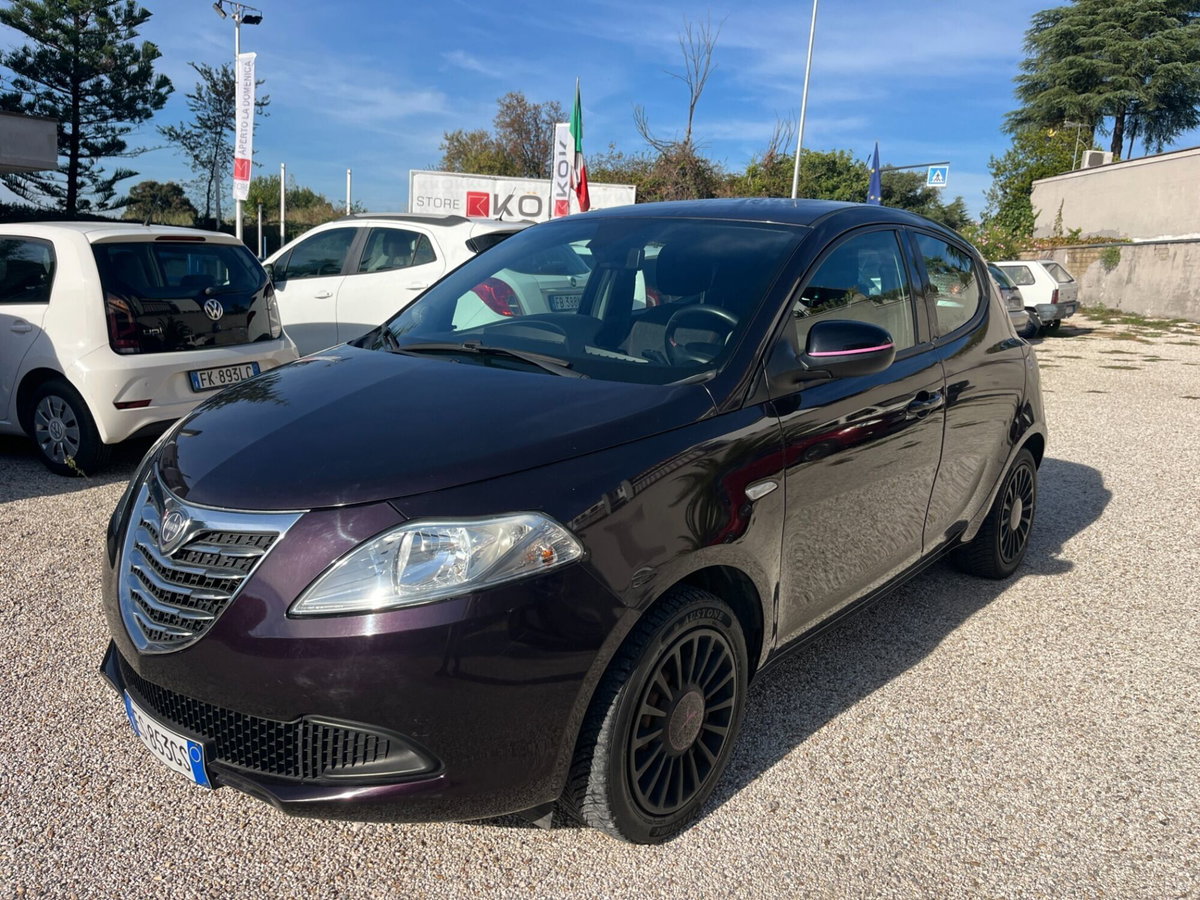 Lancia Ypsilon 1.2 69 CV 5 porte Platinum