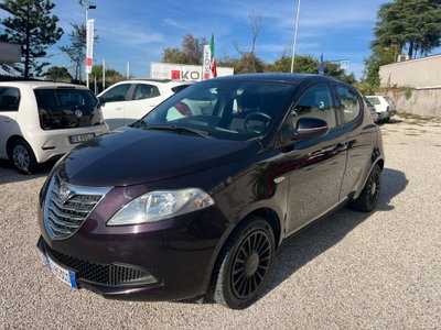 Lancia Ypsilon 1.2 69 CV 5 porte Platinum usata