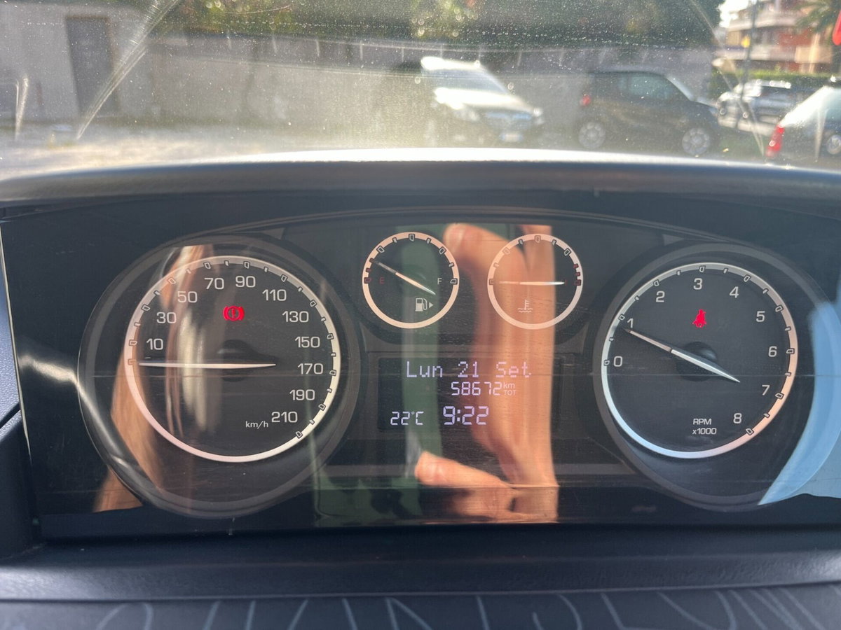 Lancia Ypsilon 1.2 69 CV 5 porte Platinum (11)