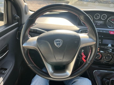 Lancia Ypsilon 1.2 69 CV 5 porte Platinum (12)
