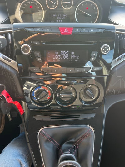 Lancia Ypsilon 1.2 69 CV 5 porte Platinum (13)