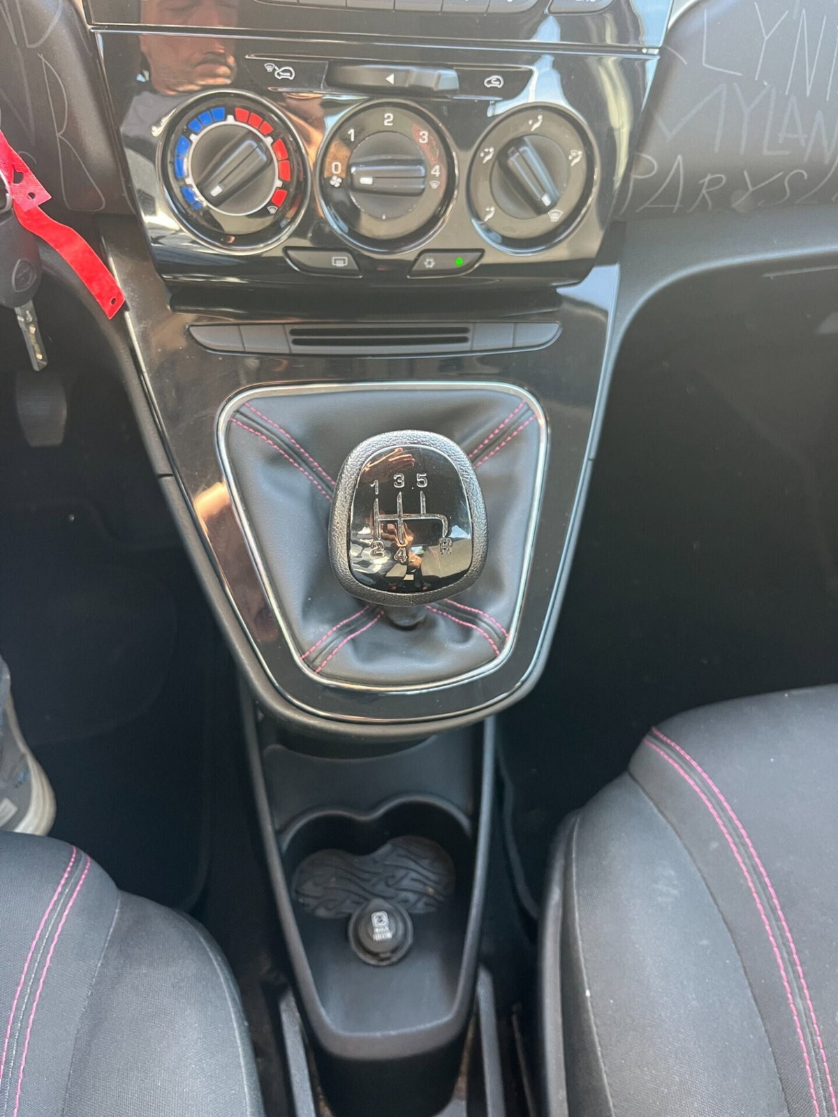 Lancia Ypsilon 1.2 69 CV 5 porte Platinum (14)