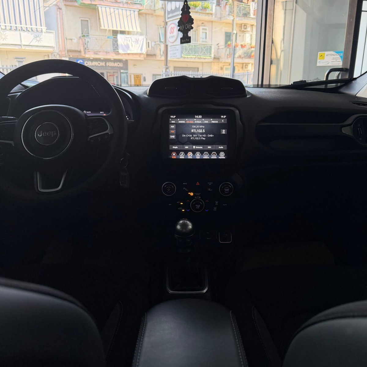 Jeep Renegade 1.6 Mjt 130 CV Limited (11)