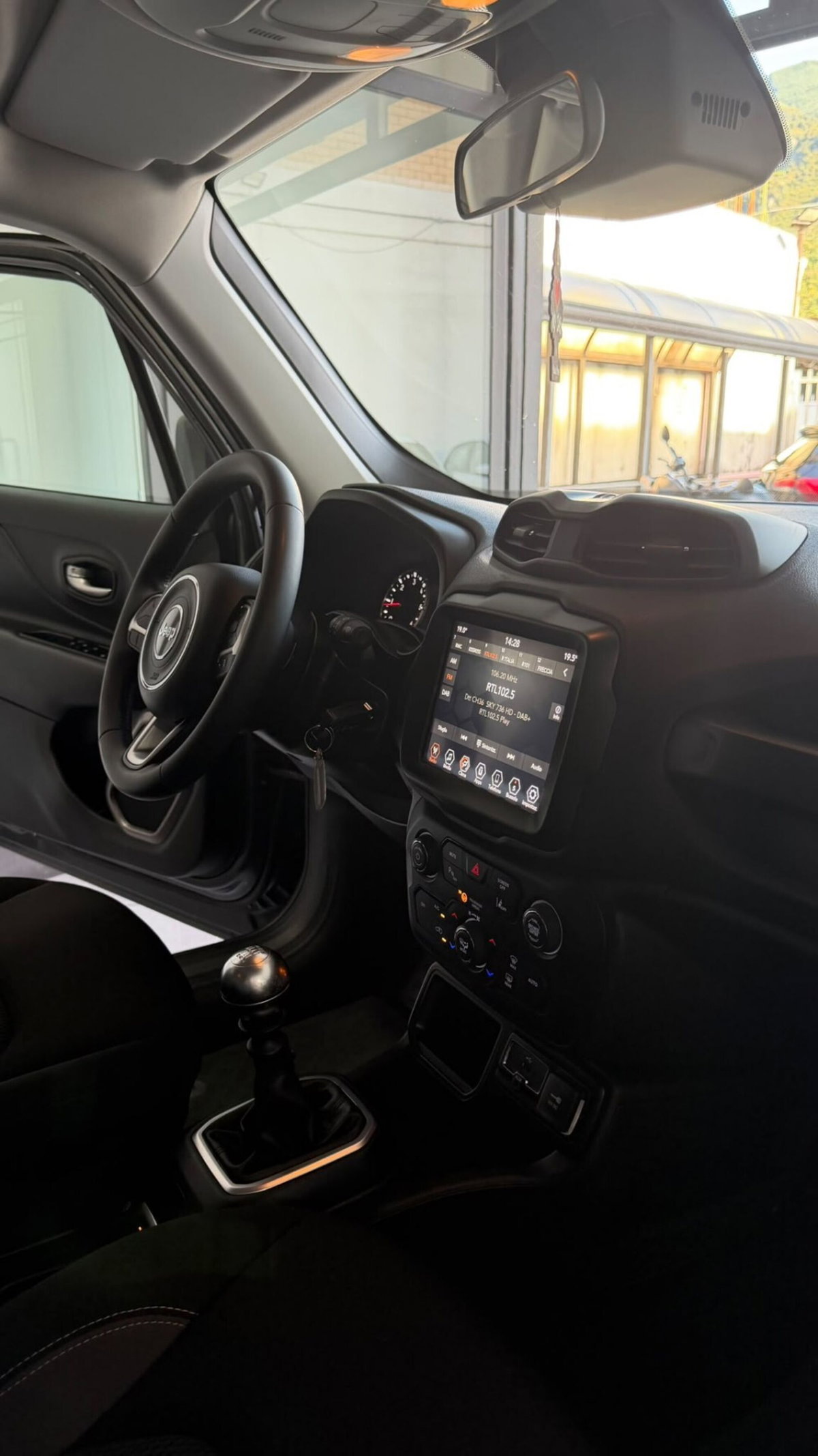 Jeep Renegade 1.6 Mjt 130 CV Limited (15)