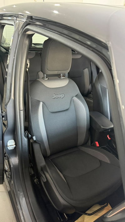Jeep Renegade 1.6 Mjt 130 CV Limited (17)