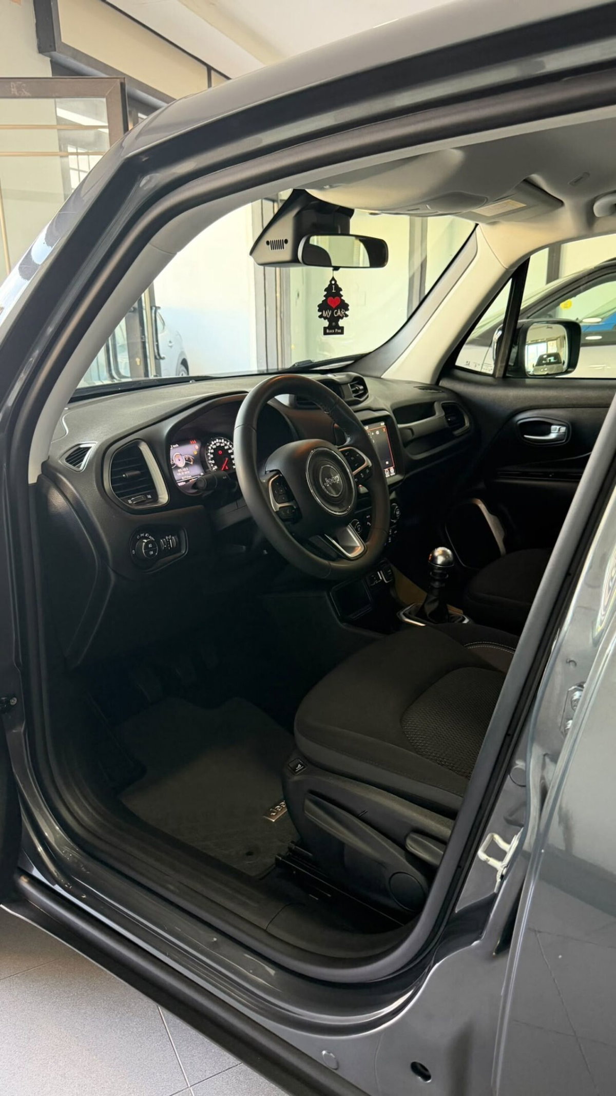 Jeep Renegade 1.6 Mjt 130 CV Limited (7)