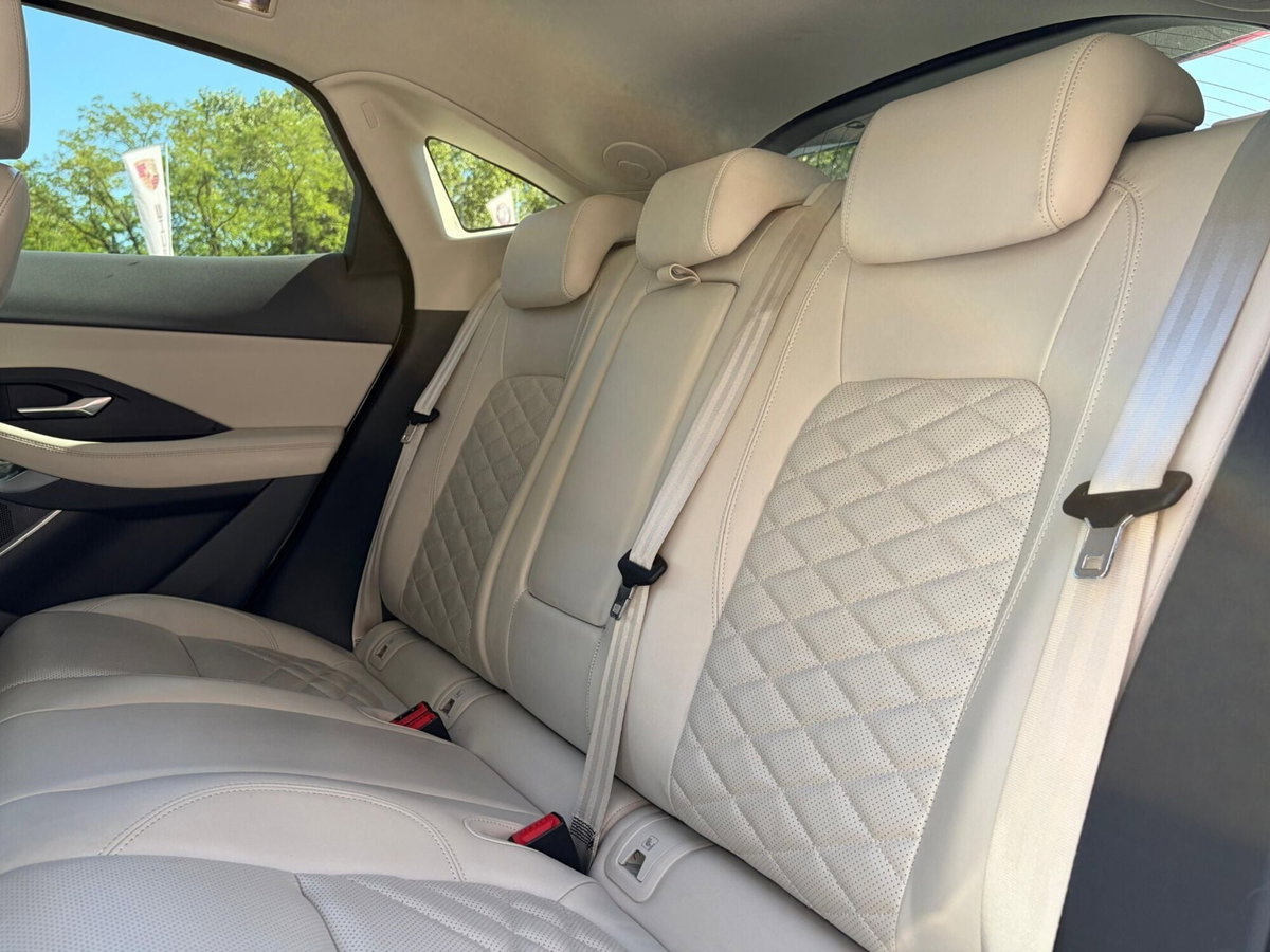 Jaguar E-Pace 2.0 300 CV AWD aut. R-Dynamic HSE (15)