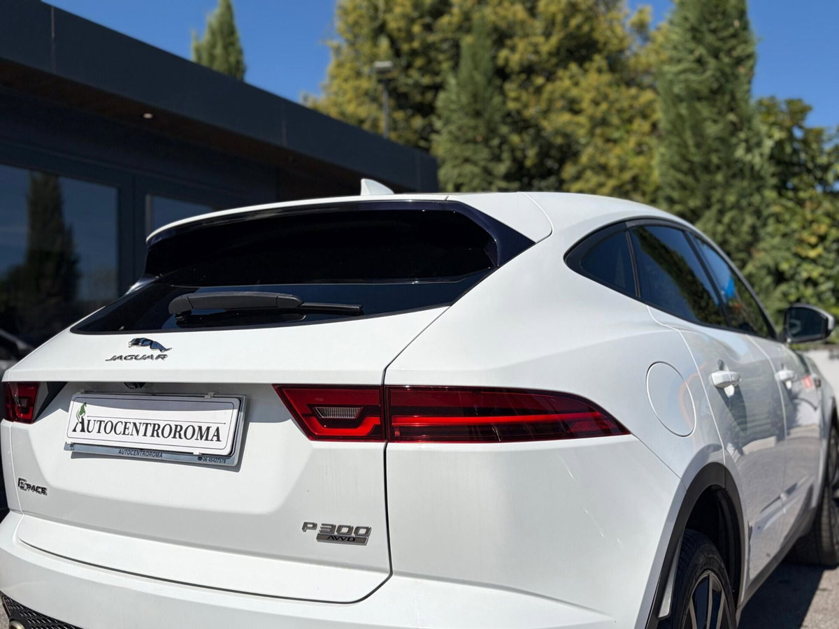 Jaguar E-Pace 2.0 300 CV AWD aut. R-Dynamic HSE (7)