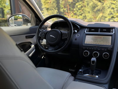 Jaguar E-Pace 2.0 300 CV AWD aut. R-Dynamic HSE (9)