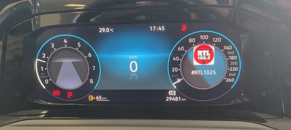 Volkswagen Golf 1.0 eTSI EVO DSG Life (5)