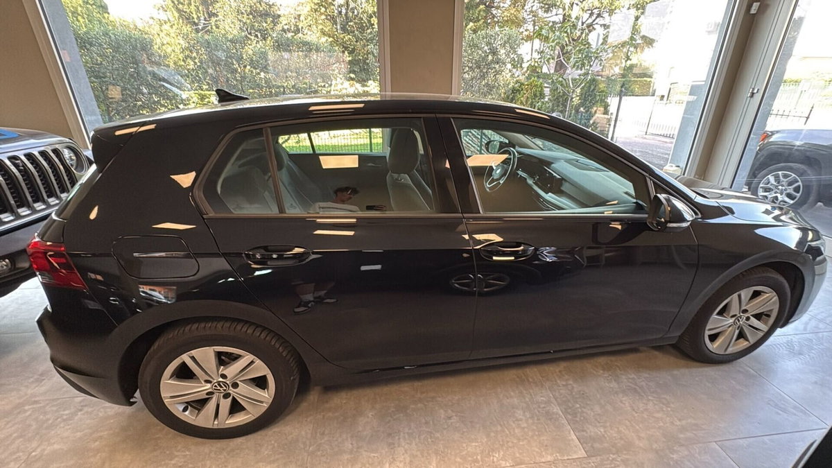 Volkswagen Golf 1.5 TGI DSG Life (5)