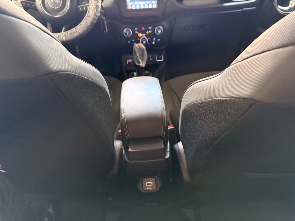 Jeep Renegade 2.0 Mjt 140CV 4WD Active Drive Limited (17)