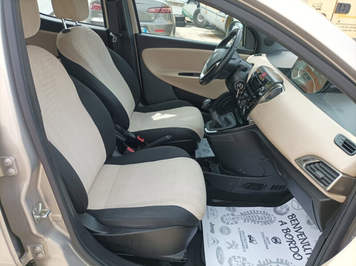 Lancia Ypsilon 1.3 MJT 16V 95 CV 5 porte S&S Gold (14)