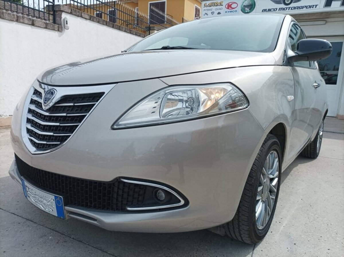 Lancia Ypsilon 1.3 MJT 16V 95 CV 5 porte S&S Gold (20)