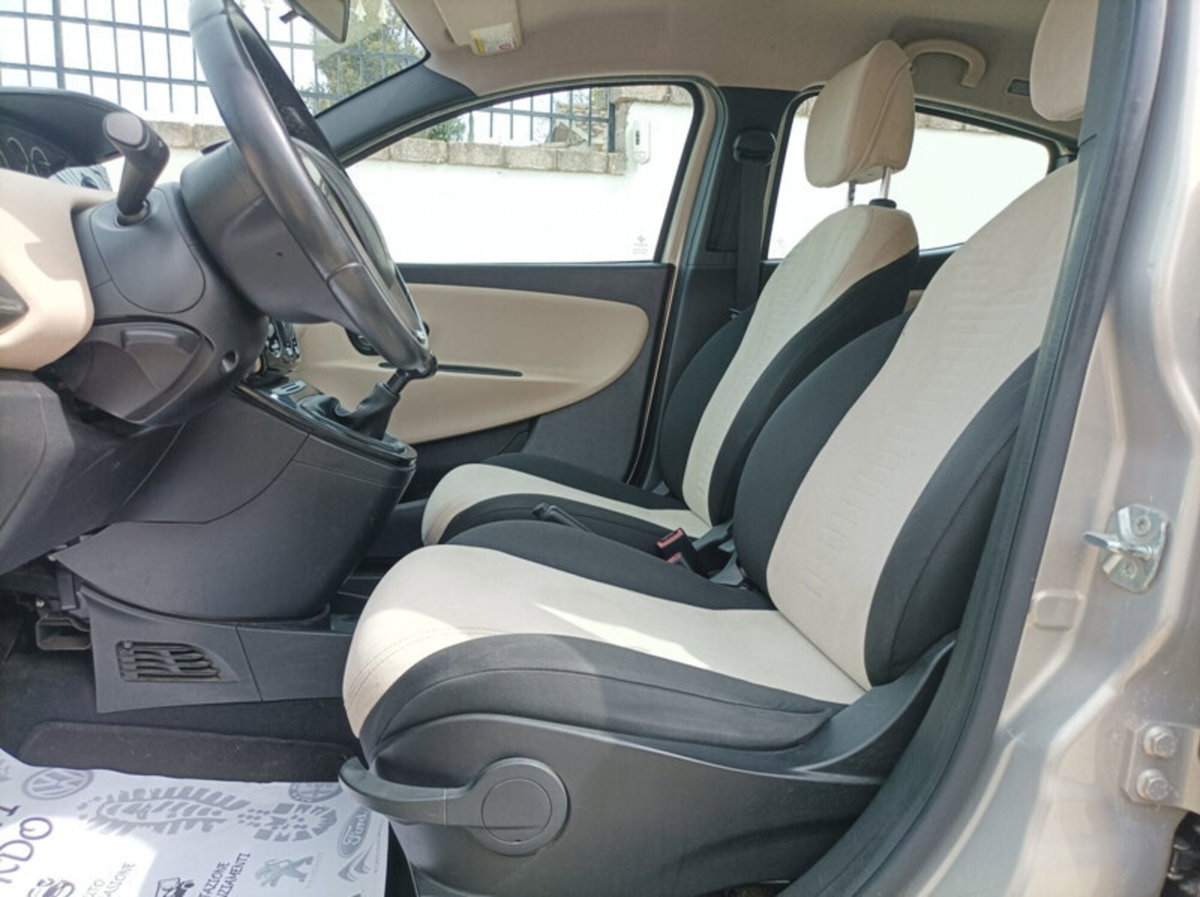 Lancia Ypsilon 1.3 MJT 16V 95 CV 5 porte S&S Gold (8)