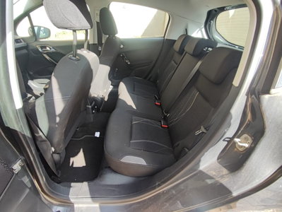 Peugeot 208 82 5 porte Allure (10)