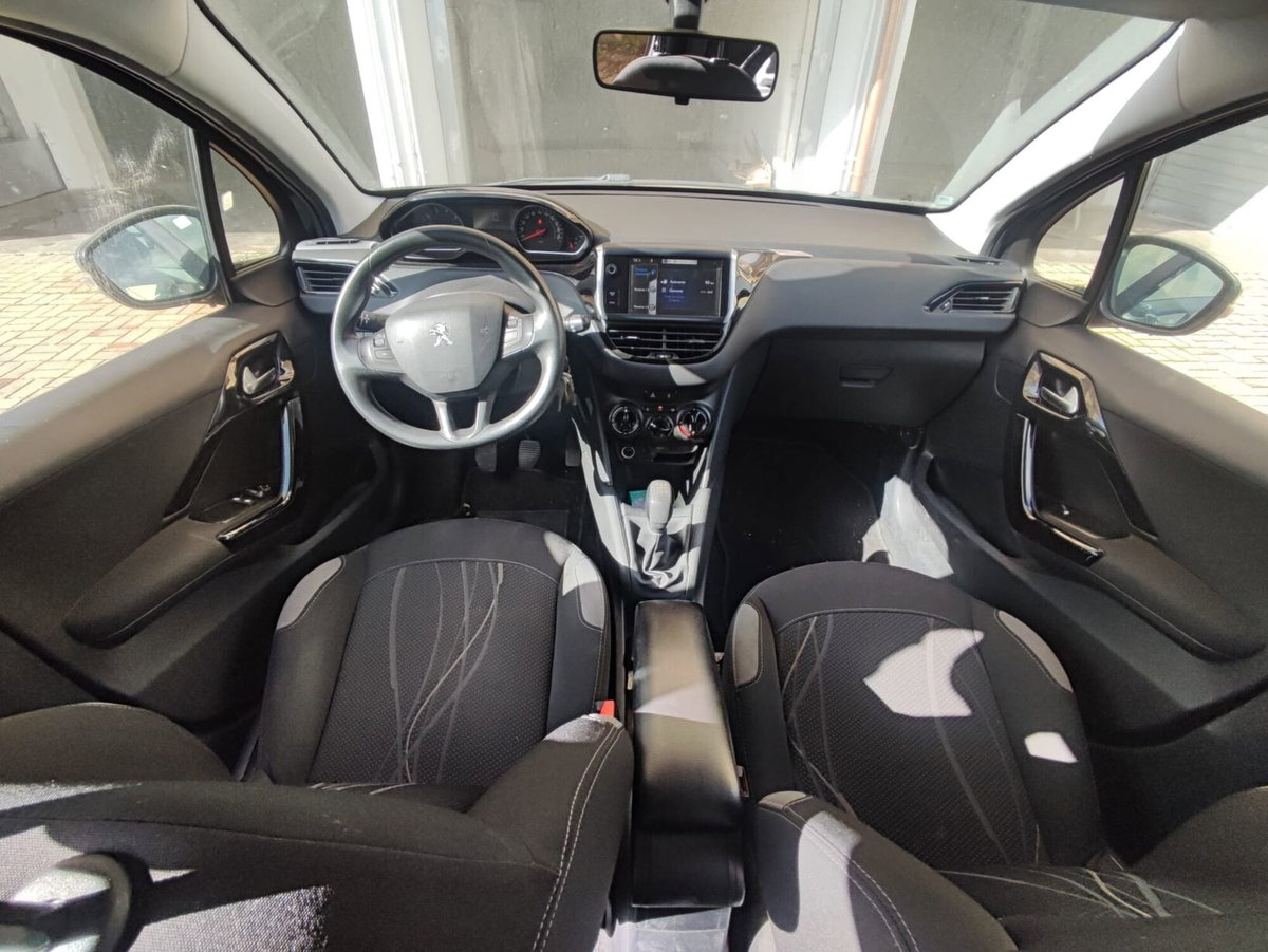 Peugeot 208 82 5 porte Allure (11)