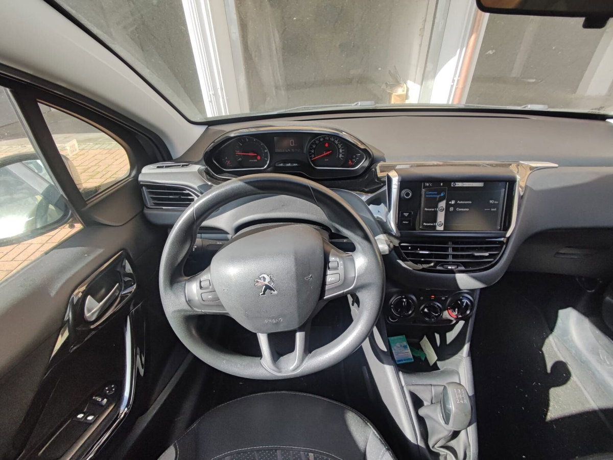 Peugeot 208 82 5 porte Allure (12)