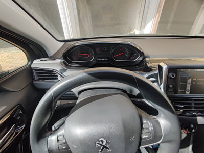 Peugeot 208 82 5 porte Allure (13)