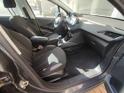 Peugeot 208 82 5 porte Allure (17)