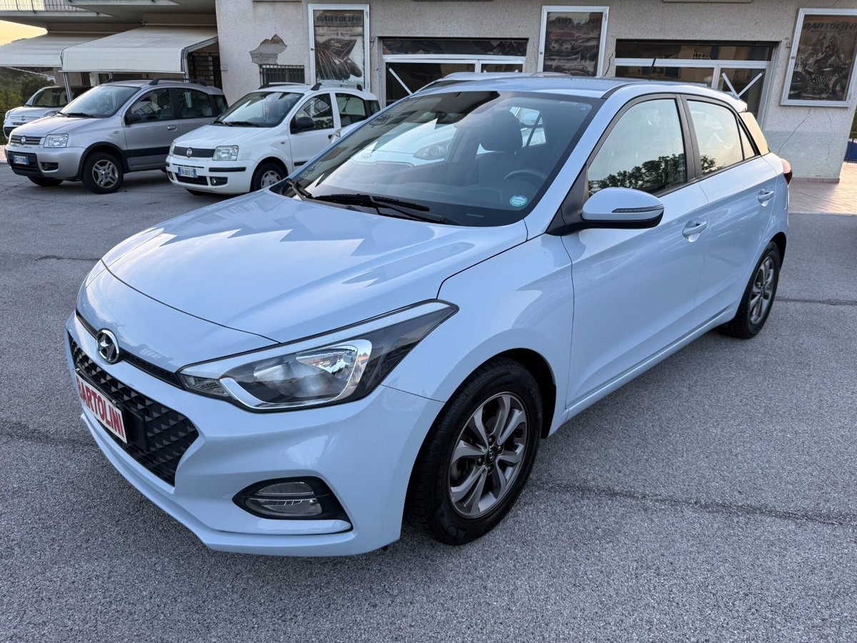Hyundai i20 1.2 5 porte Econext Connectline (2)
