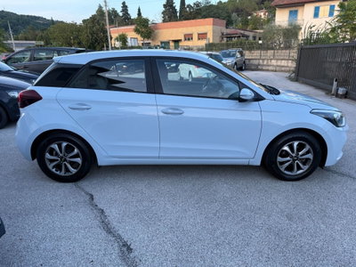 Hyundai i20 1.2 5 porte Econext Connectline (7)