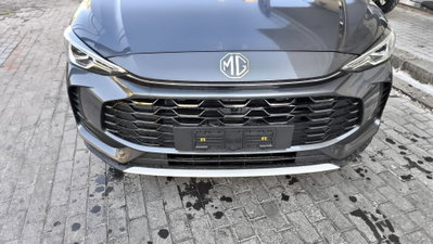Mg ZS ZS 1.5 Luxury (2)