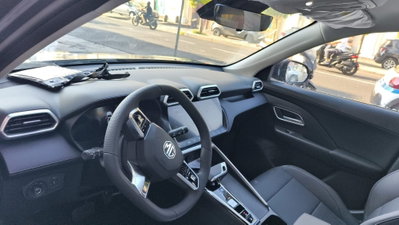 Mg ZS ZS 1.5 Luxury (7)