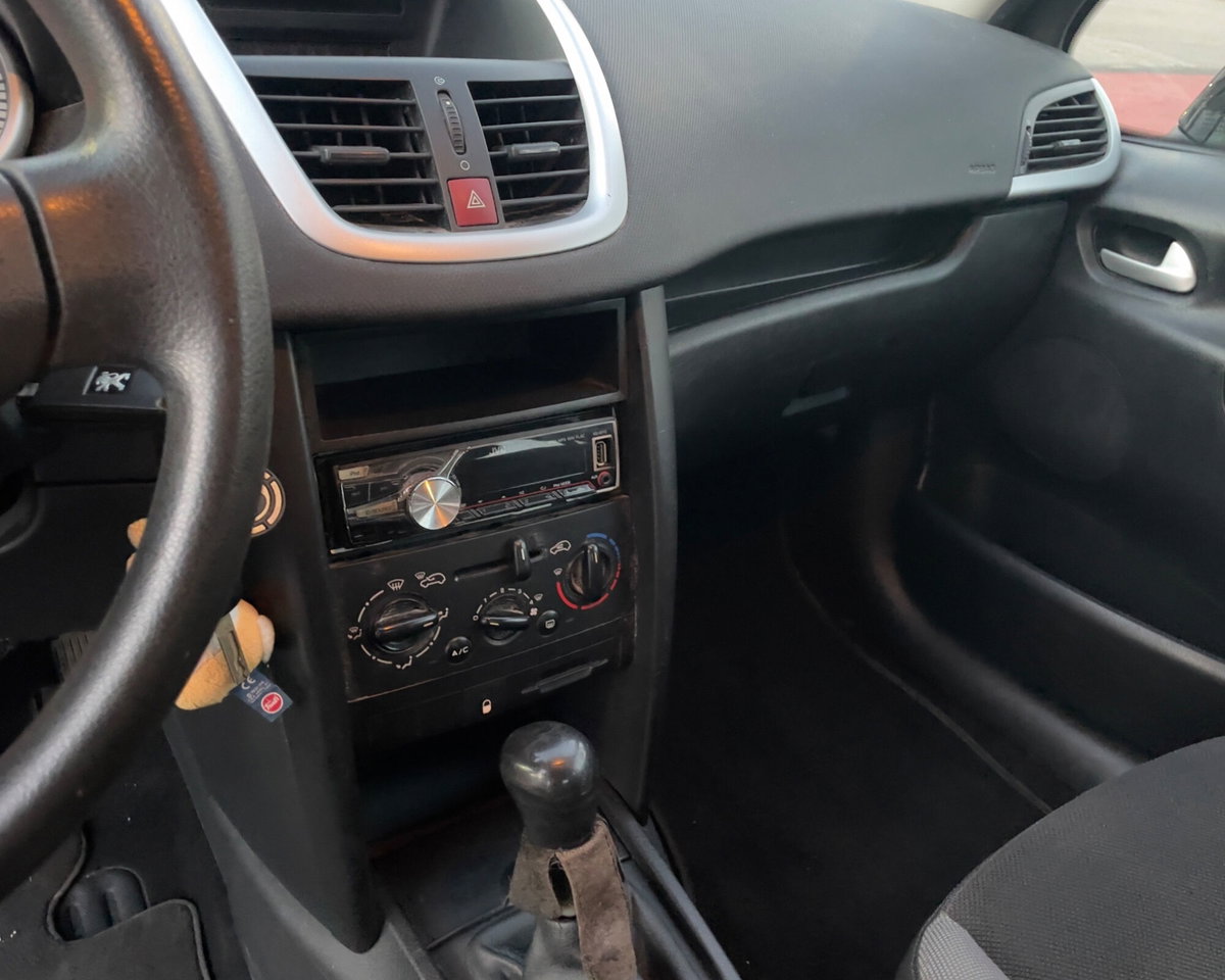 Peugeot 207 8V 75CV 3p. Energie (10)
