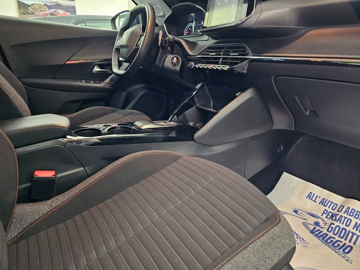 Peugeot 2008 PureTech 130 S&S EAT8 Active Pack (12)