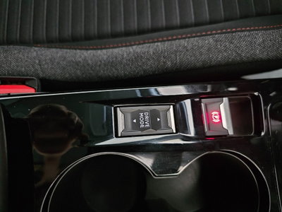Peugeot 2008 PureTech 130 S&S EAT8 Active Pack (14)