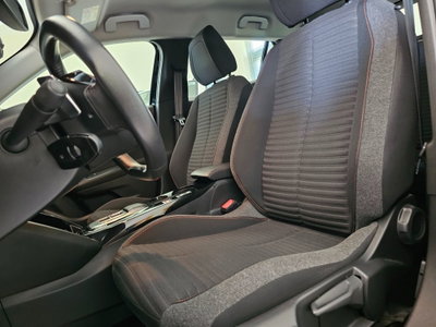 Peugeot 2008 PureTech 130 S&S EAT8 Active Pack (8)