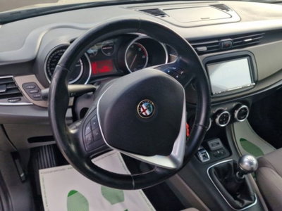 Alfa Romeo Giulietta 1.6 JTDm Distinctive 120cv (10)
