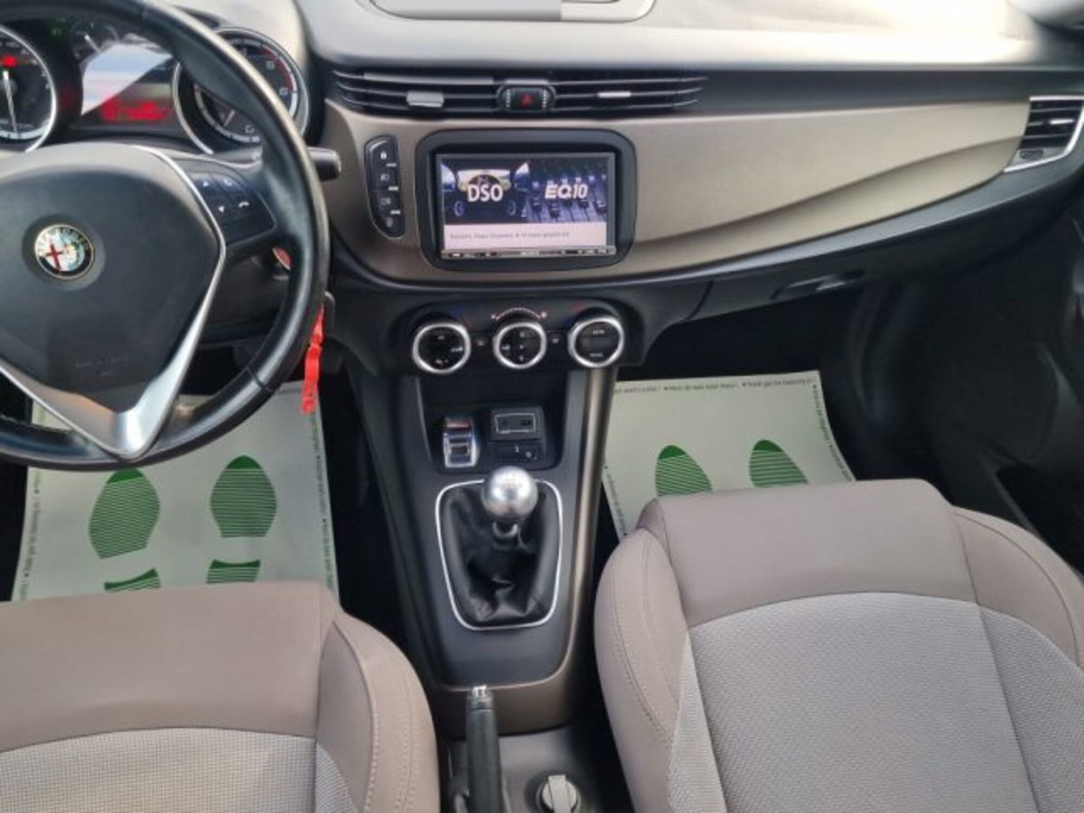 Alfa Romeo Giulietta 1.6 JTDm Distinctive 120cv (16)