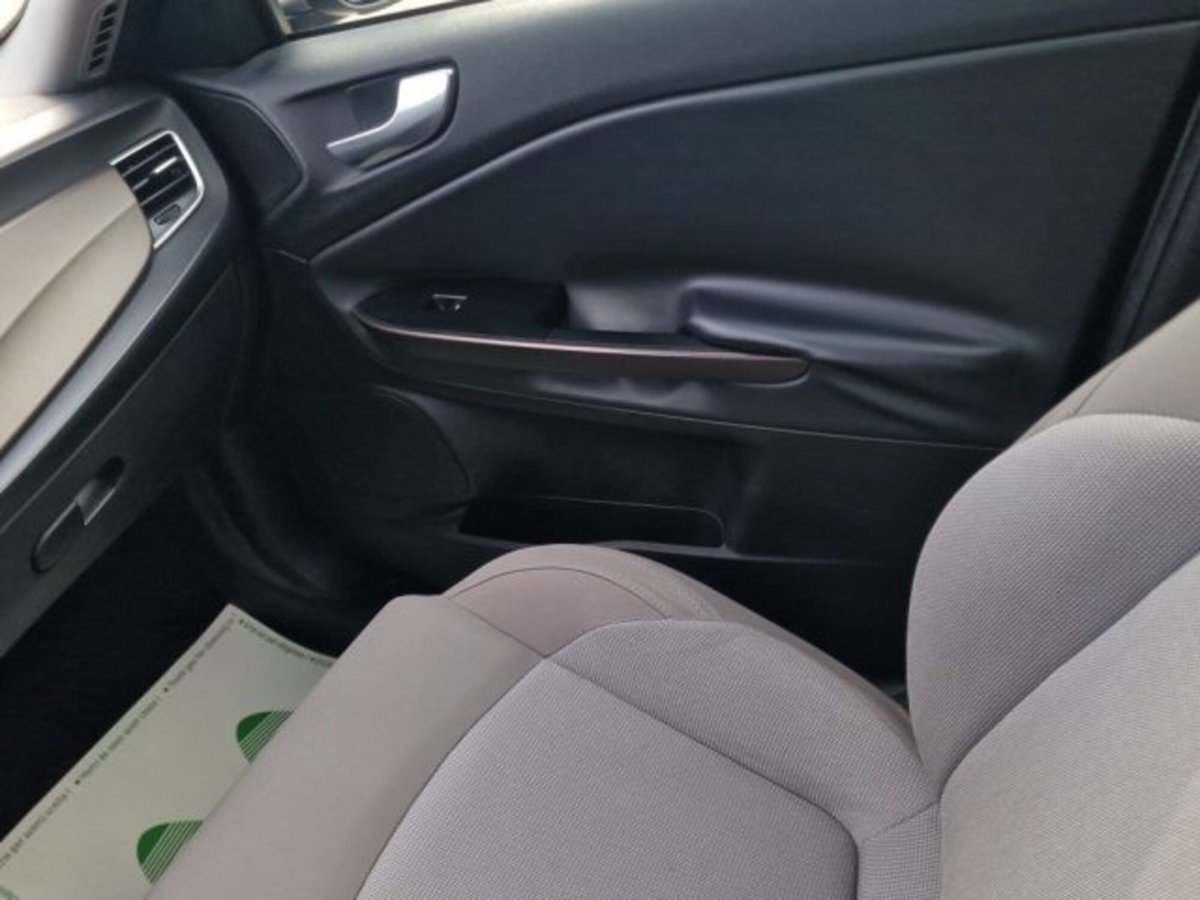 Alfa Romeo Giulietta 1.6 JTDm Distinctive 120cv (17)